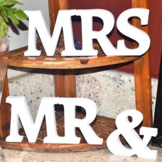 Deco - Mrs & Mr Sign Wedding Decoration
